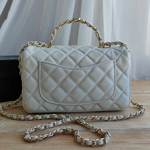 Кожаная белая сумка Chanel 20x12 см   