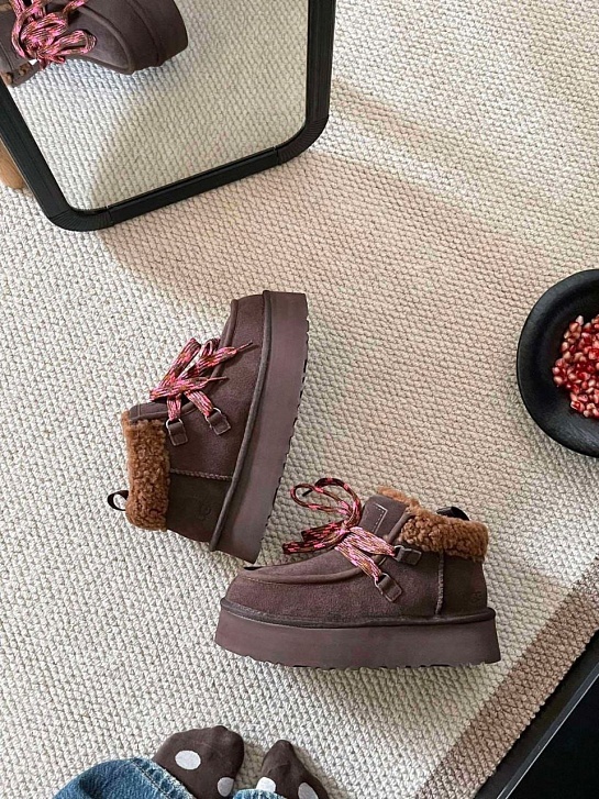 Женские замшевые ботинки с мехом UGG Funkarra Cabin Cuff - Brown