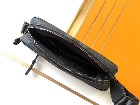 Кожаная сумка Burberry Muswell Premium 25x19x6 см