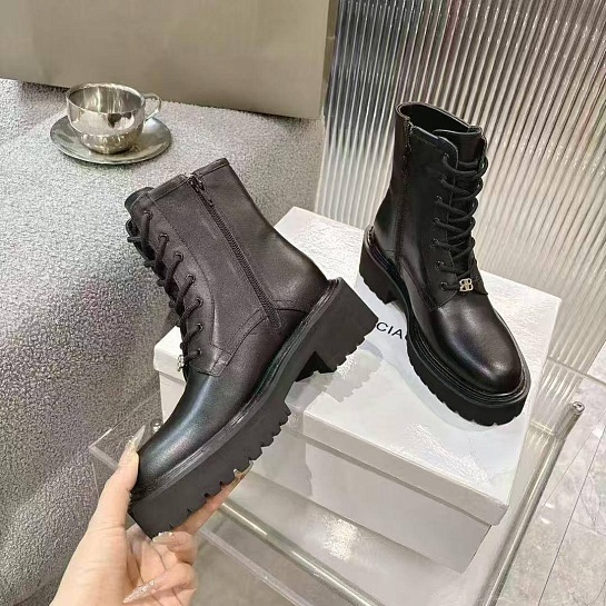 Женские кожаные ботинки Balenciaga чёрного цвета