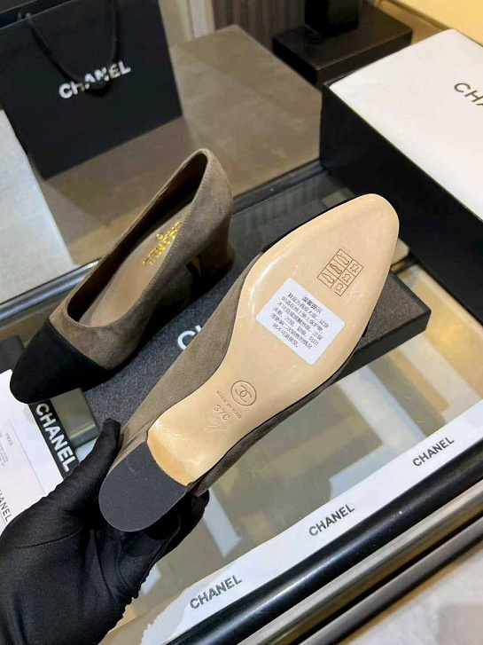 Женские замшевые туфли на каблуке Chanel premium
