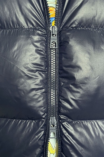 Утеплённый жилет Moncler синего цвета   