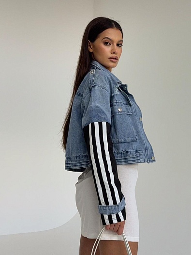 Женская джинсовая куртка синего цвета Balenciaga   