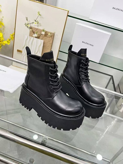 Женские кожаные ботинки Balenciaga чёрного цвета   