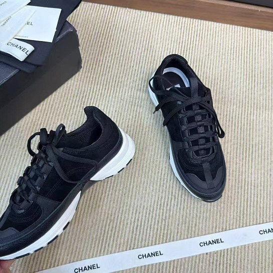 Женские чёрные кроссовки Chanel