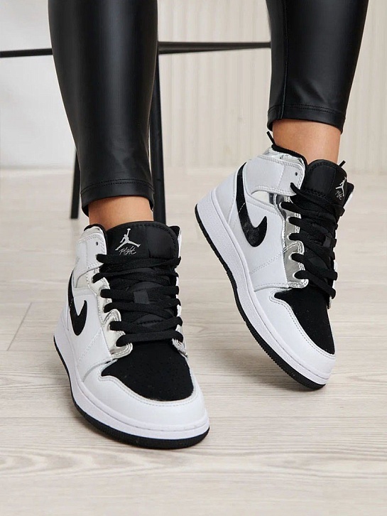 Женские кроссовки Nike Dunk High - White / Black / Silver