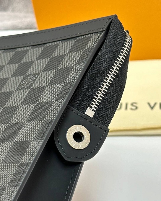 Клатч Louis Vuitton Pochette Voyage MM Damier Graphite Canvas Premium 27x21x6 см