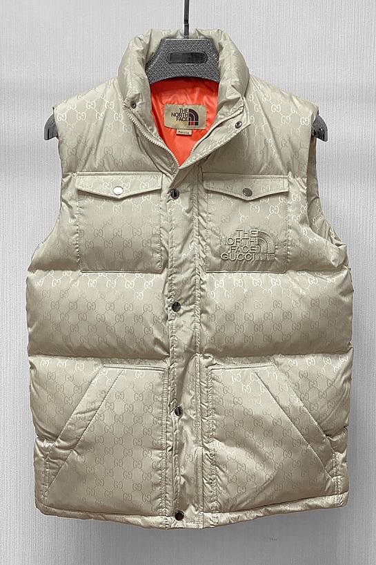 Светло-бежевый брендовый жилет Gucci x The North Face