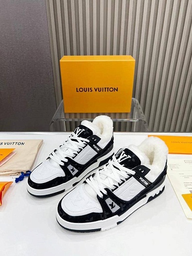 Кожаные кроссовки с мехом Louis Vuitton Trainer Premium - White / Black   
