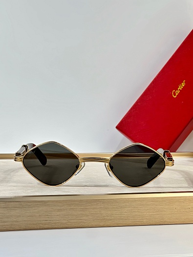 Солнцезащитные очки Cartier   