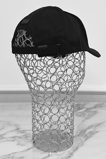 Бейсболка чёрного цвета Armani Exchange embroidered-logo   