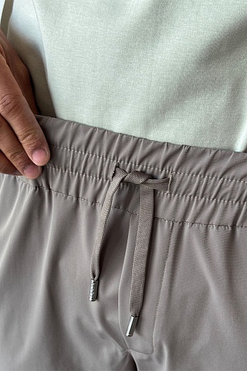 Мужские штаны Prada коричневого цвета   