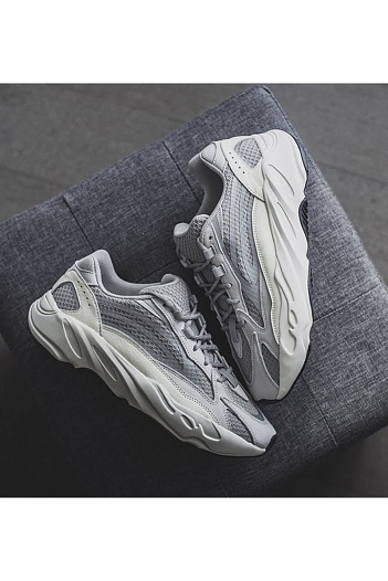 Кроссовки Adidas Yeezy Boost 700 V2 "Static"   