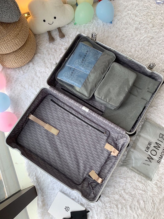 Чемодан Rimowa x Dior Aluminum Gradient L Premium 79x48x27 см