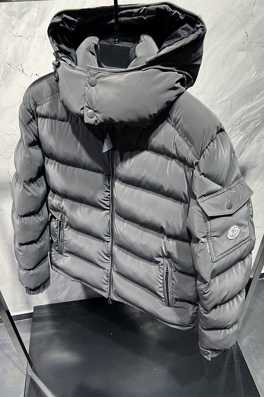 Мужская куртка серого цвета Moncler Maya Short