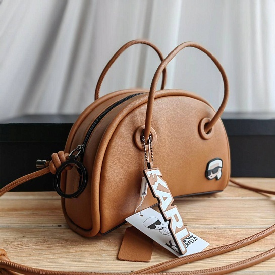 Кожаная сумка Karl Lagerfeld Half Moon 25x15 см