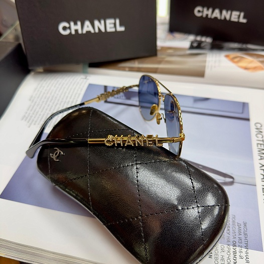 Солнцезащитные очки авиаторы Chanel с синими стеклами   