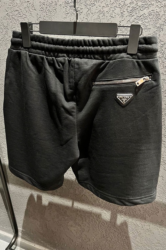 Мужские чёрные шорты Prada