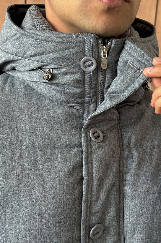 Мужской пуховик Brunello Cucinelli серого цвета