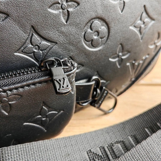 Кожаная сумка Louis Vuitton Trio Messenger Monogram 25x18 см