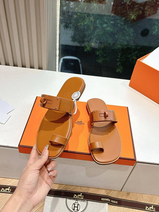 Женские кожаные шлёпанцы Hermes July Kelly premium