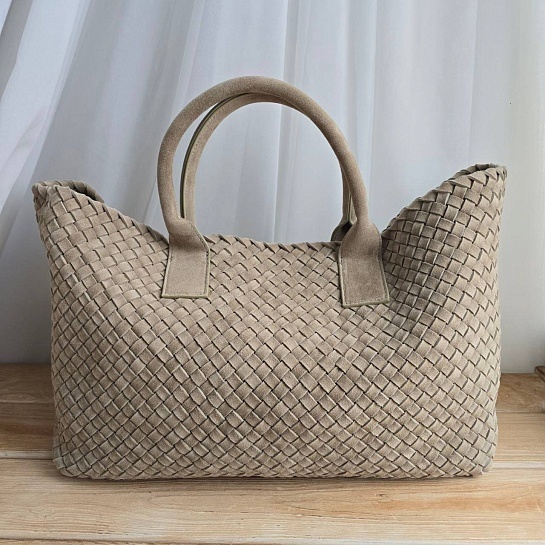 Замшевая сумка Bottega Veneta Cabat 40x28 см - Beige