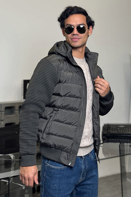 Зелёная куртка Hugo Boss с вязаными рукавами