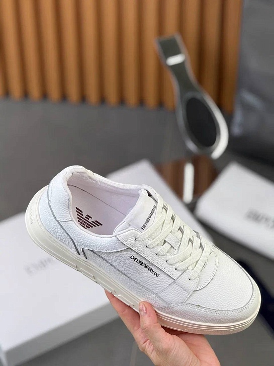 Кожаные кроссовки Emporio Armani белого цвета