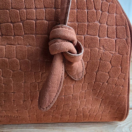 Замшевая сумка Jacquemus The Turismo Soft 38x23 см   