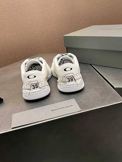 Женские кожаные кроссовки Balenciaga Hamptons Worn-Out premium   