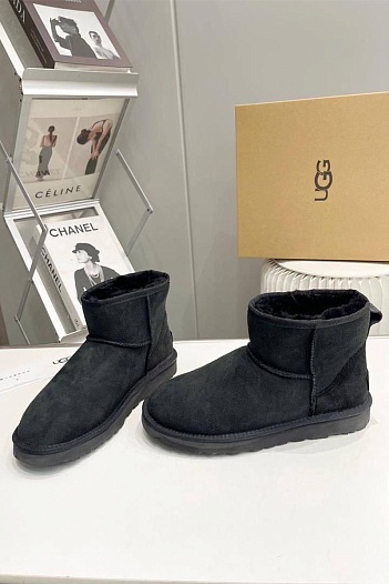 Мужские чёрные ботинки UGG Classic   