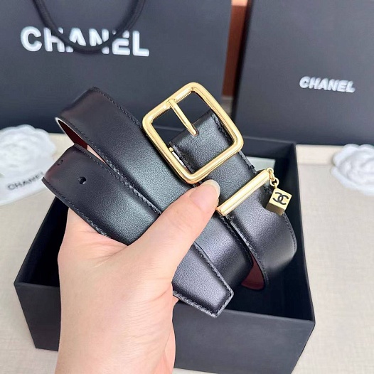 Кожаный ремень Chanel чёрного цвета   