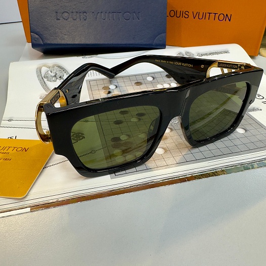 Солнцезащитные очки Louis Vuitton Link Square   