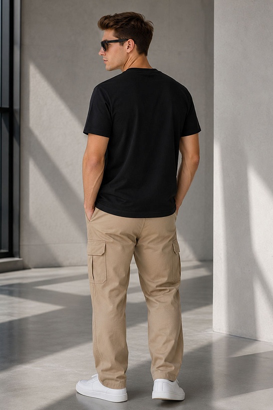 Футболка чёрного цвета Armani Exchange white logo