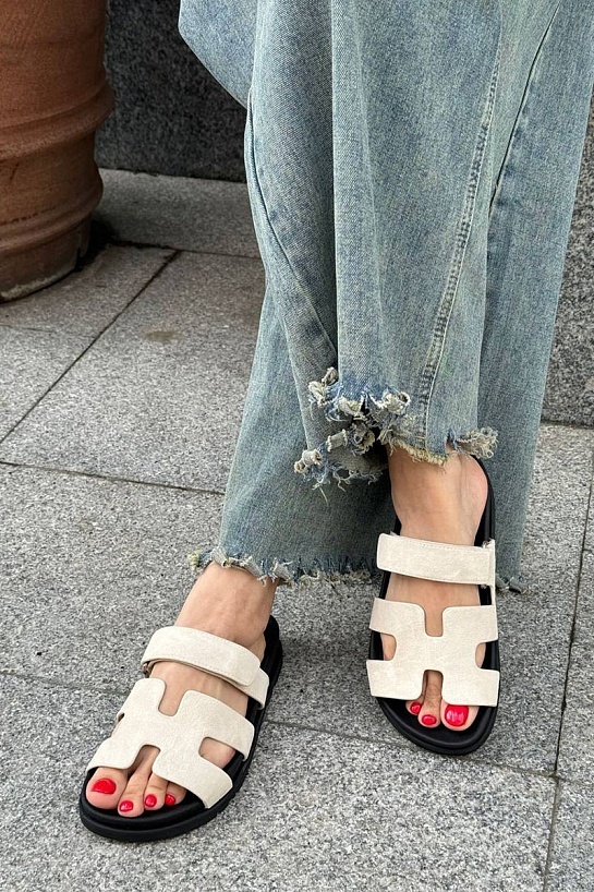 Женские замшевые сандалии Hermes Chypre - Beige