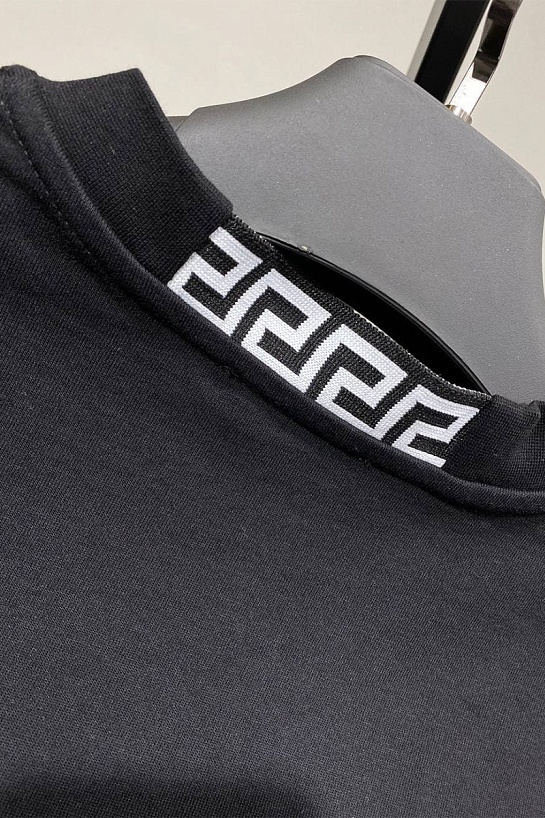 Чёрная оверсайз футболка Versace