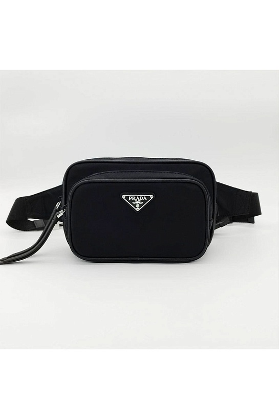 Чёрная сумка на пояс Prada 23x19x9 см