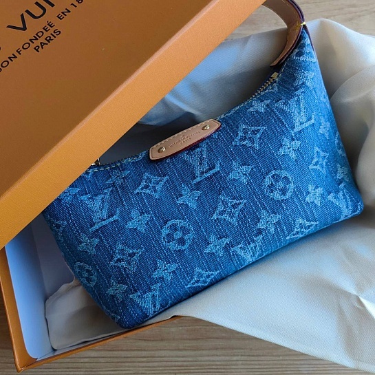 Женская сумка-хобо Louis Vuitton Hills Pochette 22x11 см