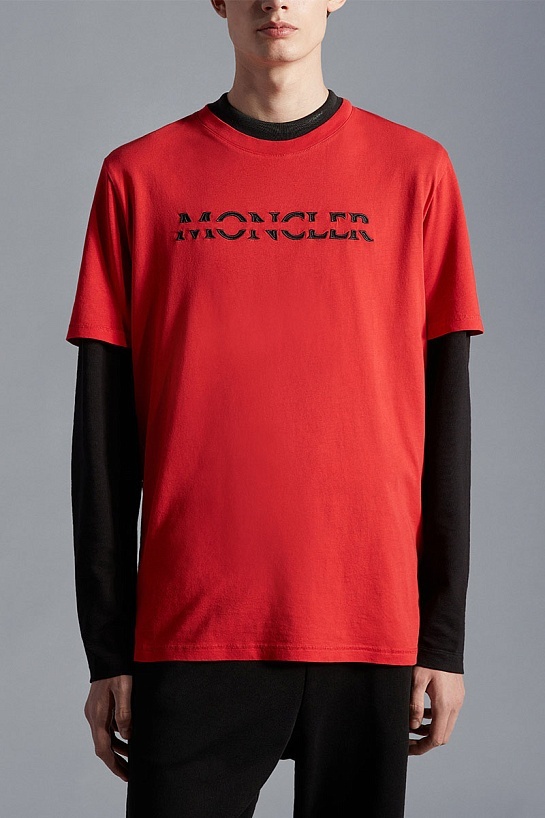 Мужская футболка Moncler красного цвета