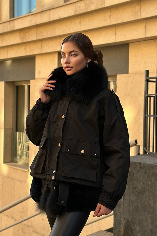 Женский чёрный пуховик с натуральным мехом Max Mara