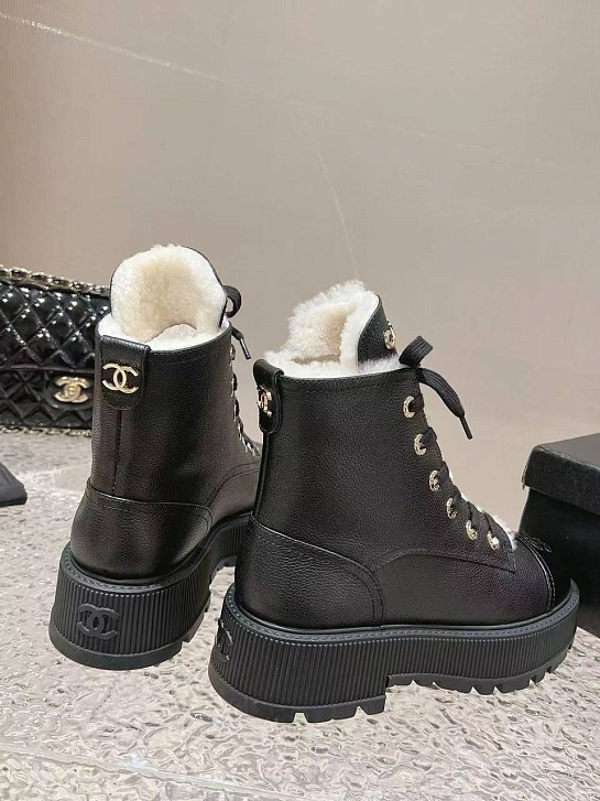 Женские кожаные ботинки с мехом Chanel Premium