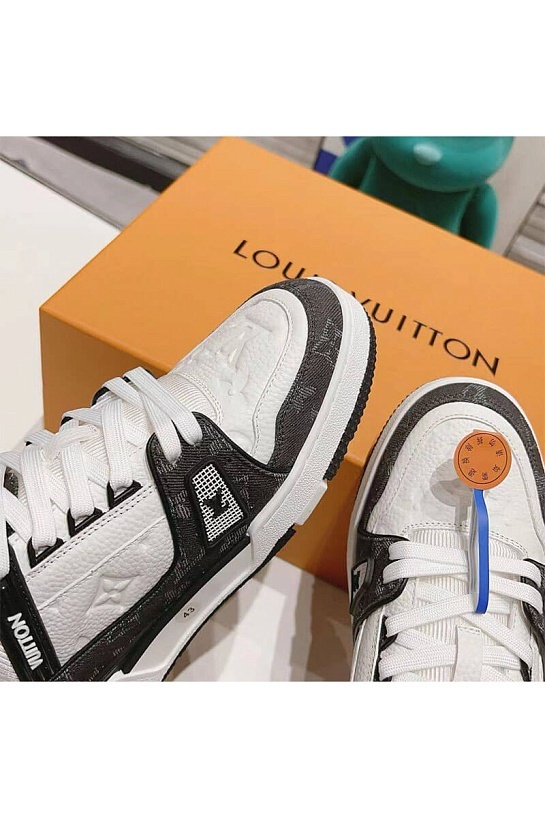Женские кожаные кроссовки Louis Vuitton Trainer Monogram - White / Black
