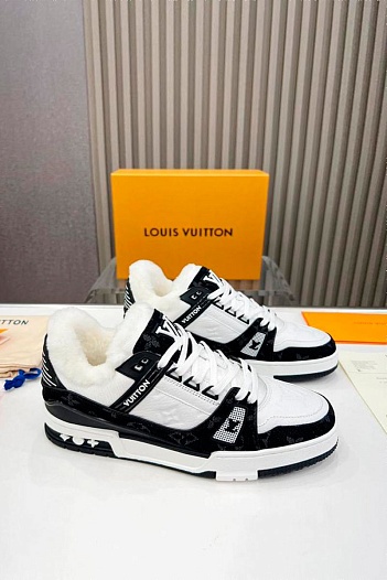 Кожаные кроссовки с мехом Louis Vuitton Trainer Monogram - White /  Black   