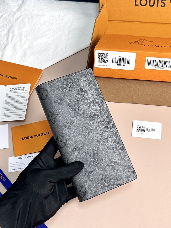 Кожаный бумажник Louis Vuitton Brazza Premium 19x9.5x2.5 см