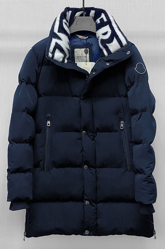 Удлинённый мужской пуховик Moncler тёмно-синего цвета