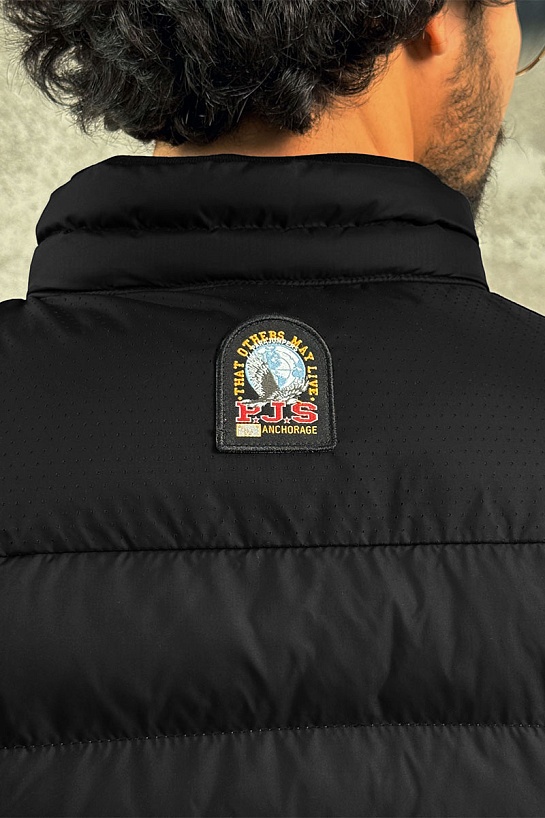 Мужской чёрный жилет Parajumpers