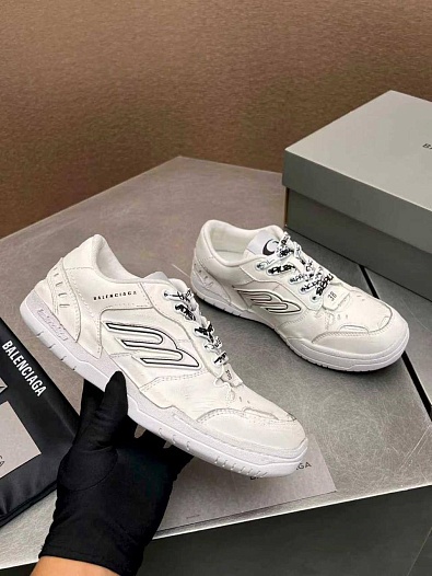 Женские кожаные кроссовки Balenciaga Hamptons Worn-Out premium   