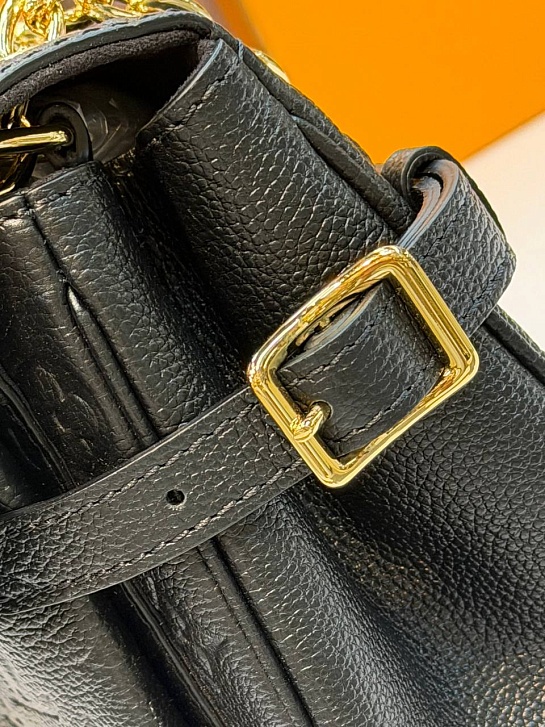 Кожаная сумка Louis Vuitton Anytime Flap premium 29.5x18.5x9.5 см