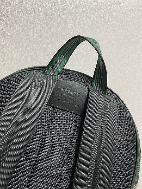 Рюкзак зелёного цвета Burberry TB Monogram Premium 30.5x14.5x42.5 см