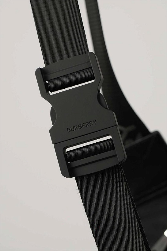 Нейлоновая сумка на пояс Burberry ECONYL Sonny 30х16 см
